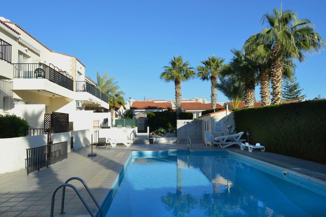 Apartment In Kato Pafos & 10 Min To Venus Beach 外观 照片